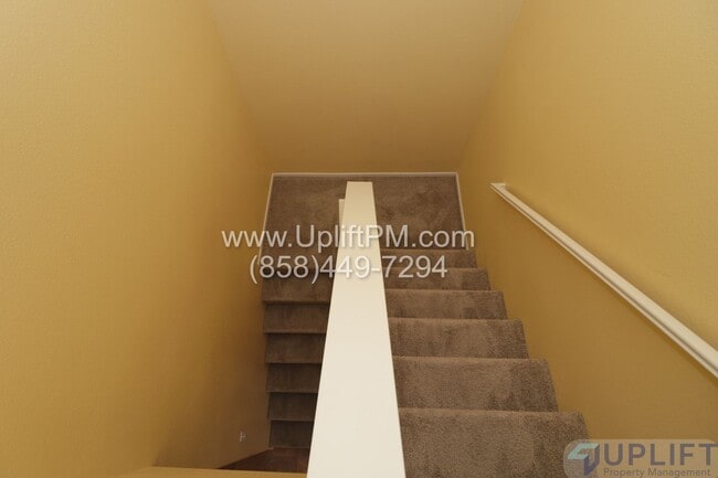 Building Photo - 3 Bedroom 3 Bathroom 2 story home in Ramona!