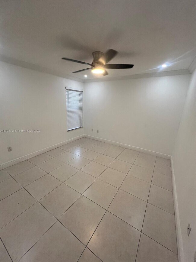 Building Photo - 3033 SW 16th Ter