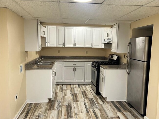 Building Photo - 3125 Brownwood Dr