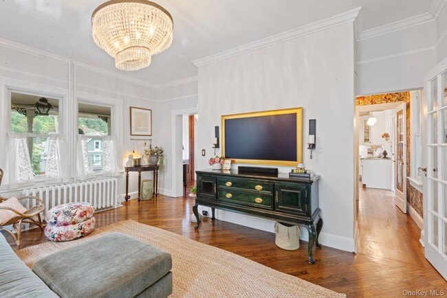 Building Photo - 56 Scudder Ave