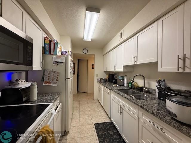 Building Photo - 899 Riverside Dr