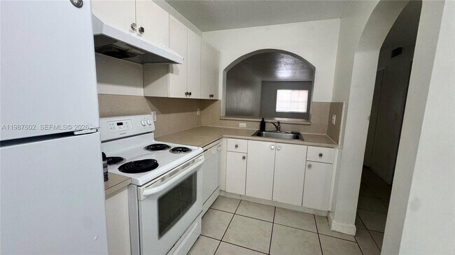 Building Photo - 1260 SE 31st Ct