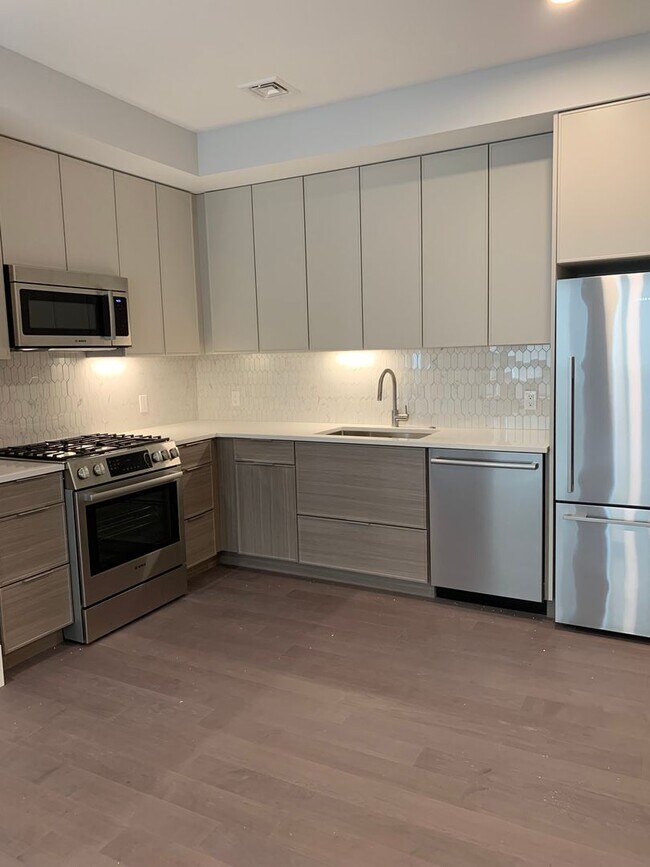 Building Photo - SEPTEMBER 1 - Jamaica Plain luxury 2 BR wi...