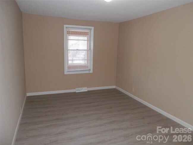 Building Photo - 67 Barber St NW