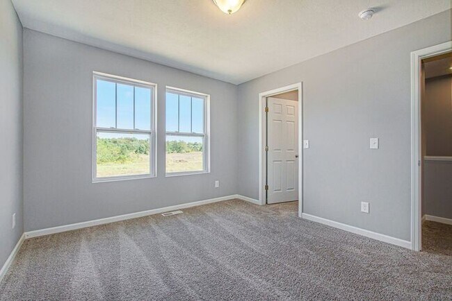 Building Photo - 54154 Angeline Dr