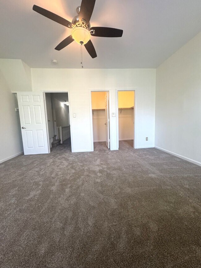 Building Photo - 3BR/1.5BA Historic Townhouse in the Heart of Shaw with Parking