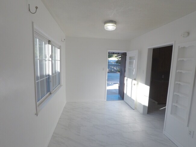 Building Photo - 4138 Commonwealth Ave