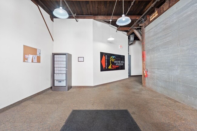 Building Photo - 222 Bolivar St