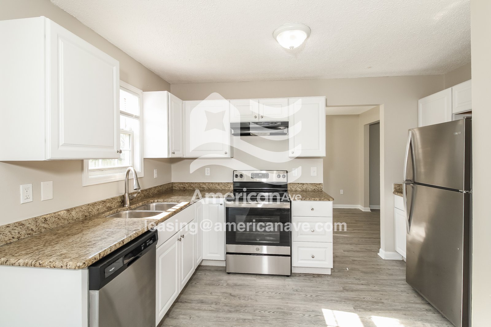 Building Photo - 402 Castle Ridge Dr