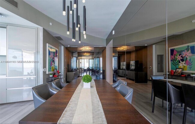 Building Photo - 18975 Collins Ave