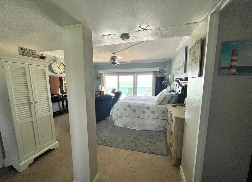 Building Photo - 880 Mandalay Ave