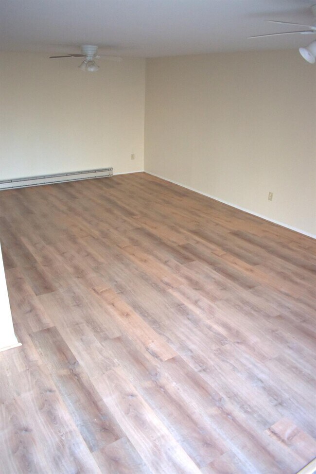 Building Photo - 2753 N Harbor Dr