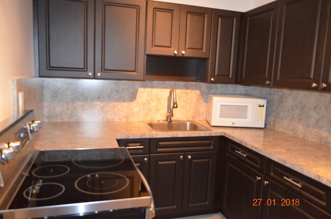 Building Photo - 1511 NE 160th St