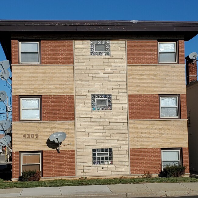 Primary Photo - 4309 Saint Charles Rd