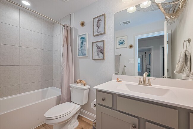 Building Photo - 2712 Golden Palms Ln