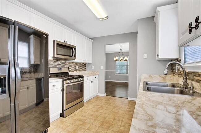 Building Photo - 1411 Cumberland Creek Ln SW