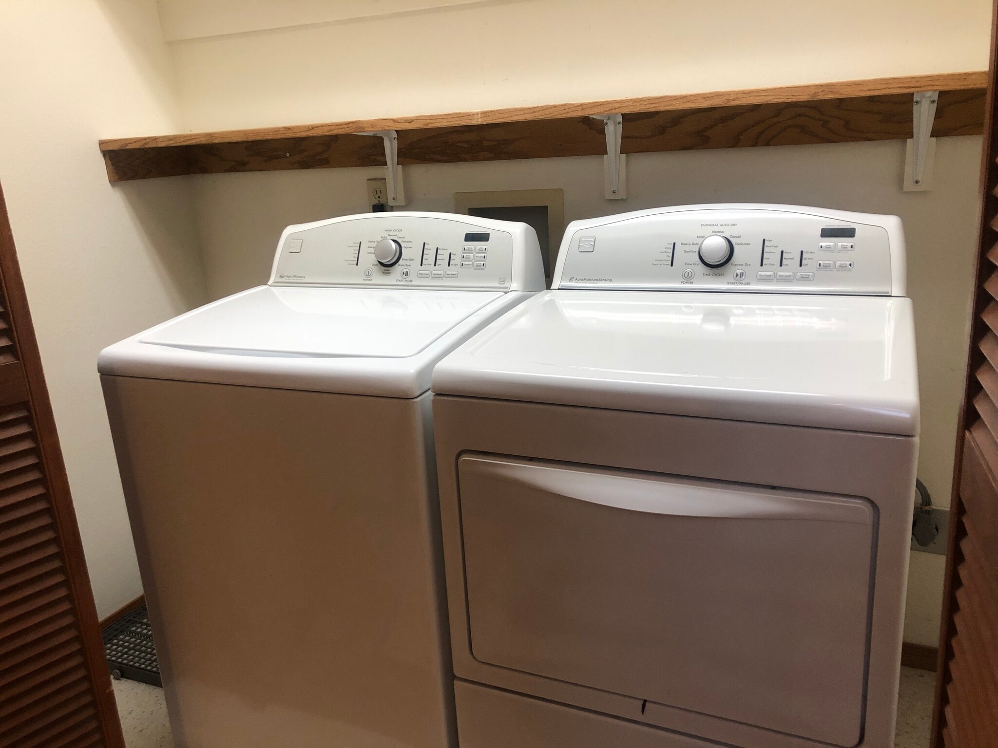 Building Photo - 715 SW Staley Dr