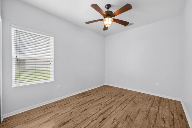 Building Photo - 112 Kildrummy Ct