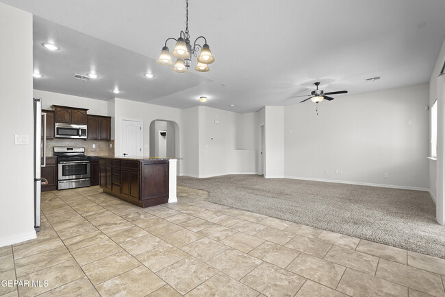 Building Photo - 12121 Silver Crown