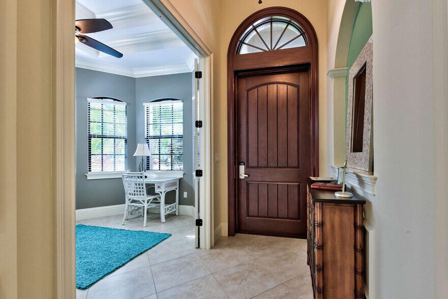 Building Photo - 715 102nd Ave N