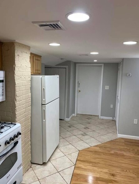 Building Photo - 59 Harrigan St