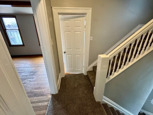 Building Photo - 111 S Ohio St