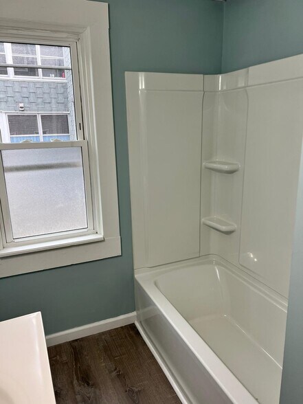 Building Photo - 16 Olivine St