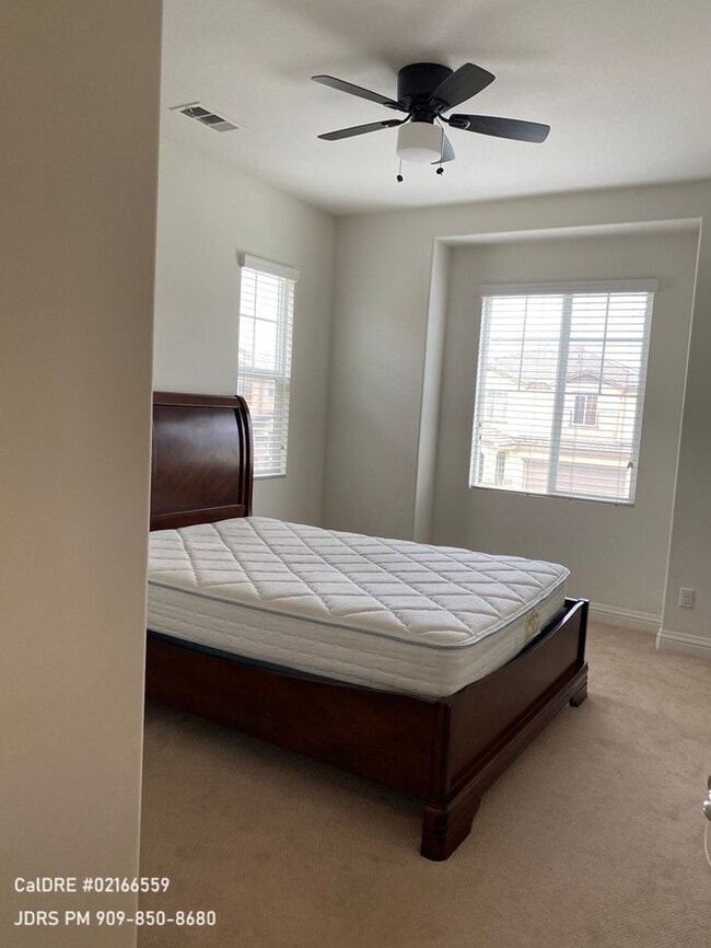 Building Photo - Eastvale 4 bedroom Partially Furnished Home