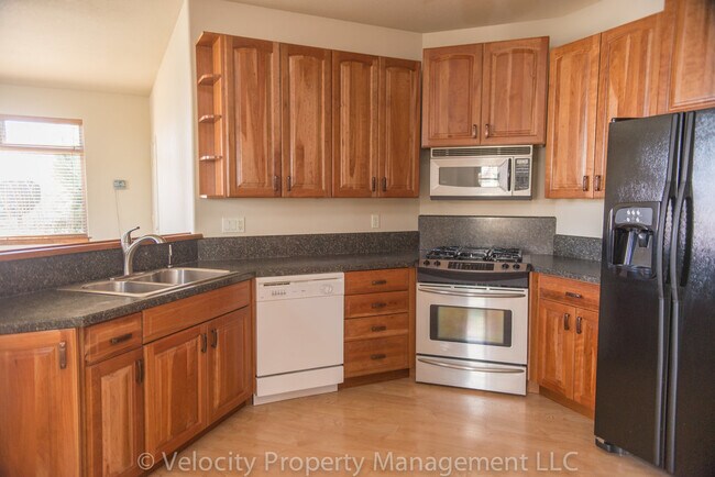 Building Photo - M129
