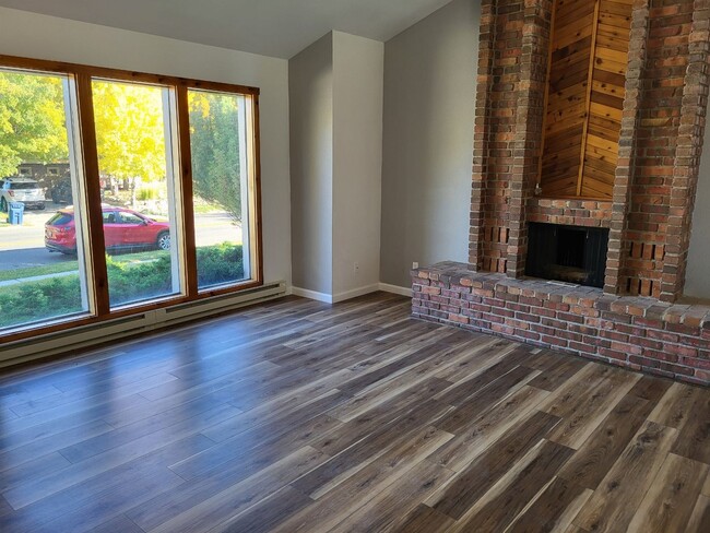 Building Photo - 4 Bedroom in desirable South Bozeman