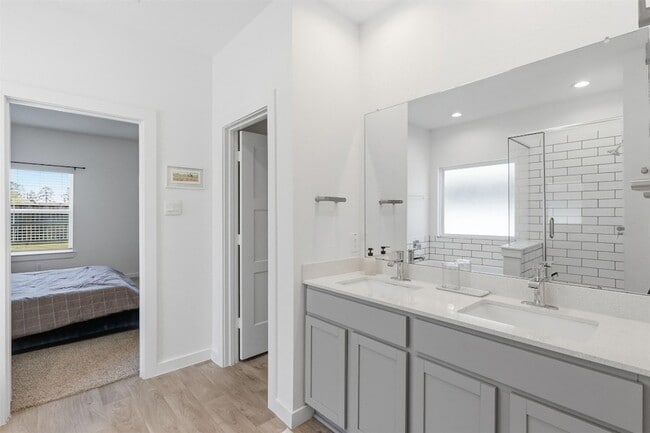 Building Photo - 14280 Big Bnd Dr