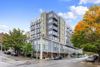 Building Photo - 2Bd/1.75Ba Seattle Condo