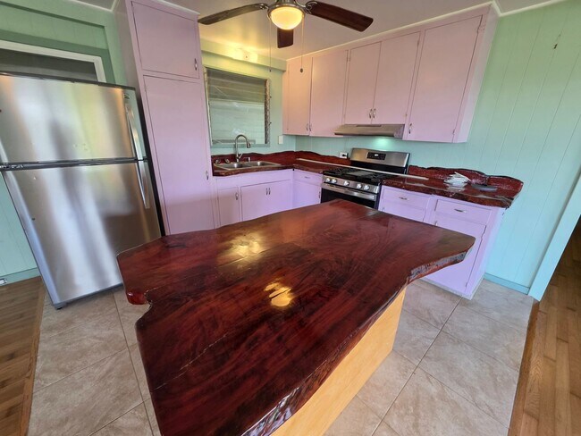 Building Photo - Available July 1 | Flexible 5-Bedroom Layout | 3.5BA Home | Secured Carport