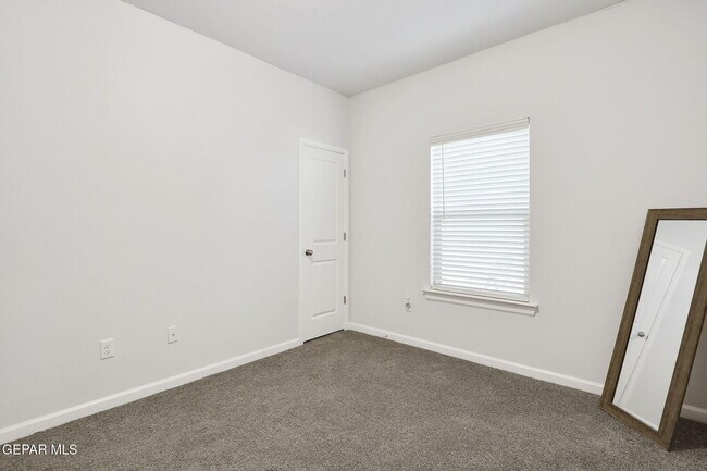 Building Photo - 1122 Gallium Ave