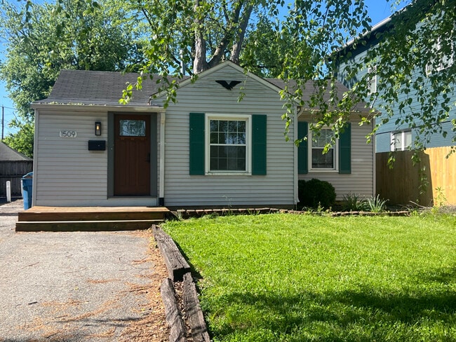 Primary Photo - 1509 Broad Ripple Ave