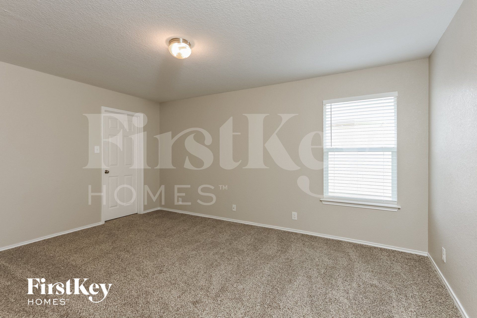 Building Photo - 466 Dolly Dr