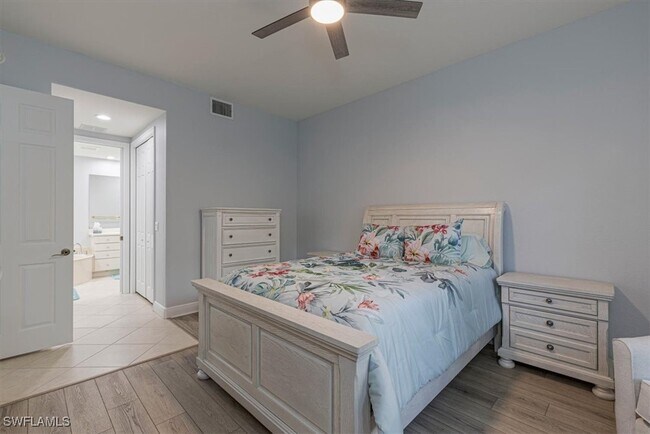 Building Photo - 7837 Hawthorne Dr