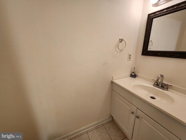 Building Photo - 10662 Spring Oak Ct