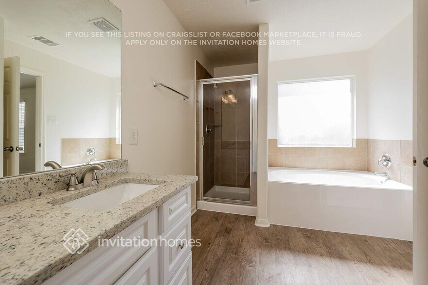 Building Photo - 922 Doubletree Glen Dr