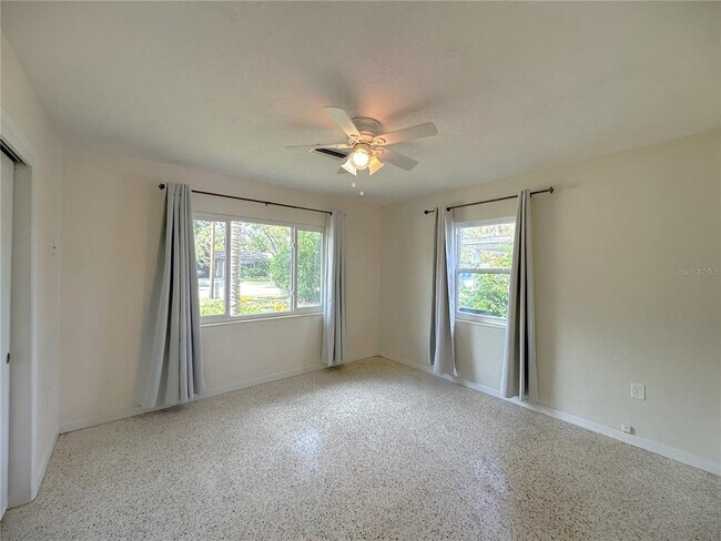 Building Photo - 2275 Hawthorne St