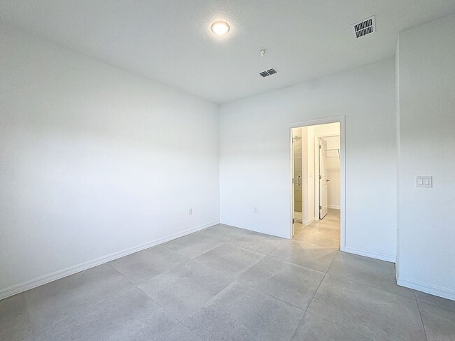 Building Photo - 1711 Barton Towne Cir