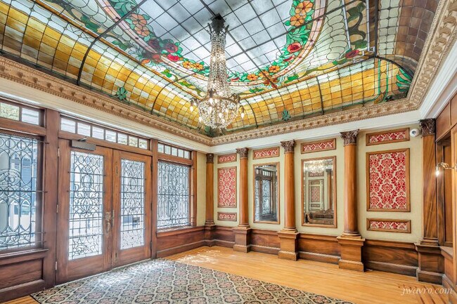 Building Photo - 1590 Sacramento St