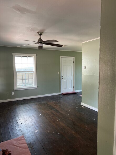 Building Photo - 221 S 68th E Ave