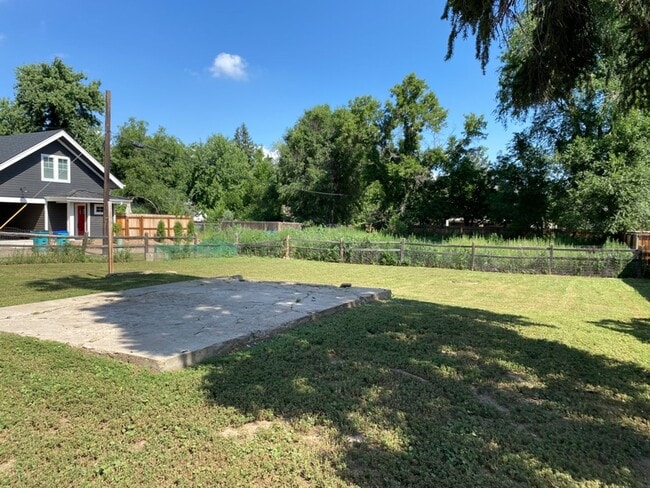 Building Photo - STUDENTS WELCOME! Charming 3 Bed 2 Bath Single Family Home in Old Town