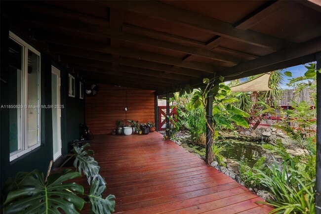 Building Photo - 7245 S Waterway Dr