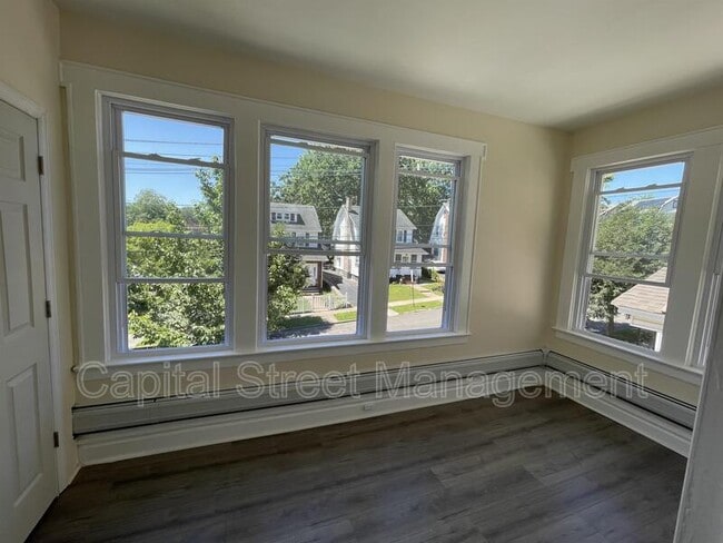 Building Photo - 431 Abington Ave