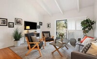 Building Photo - This sweet 1-BD, 1-BA condo is in the Sant...