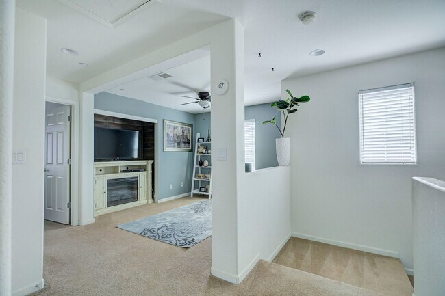 Building Photo - Experience the Best of Lincoln Crossing Li...