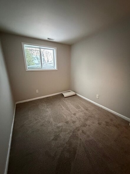 Building Photo - 235 Argus Dr