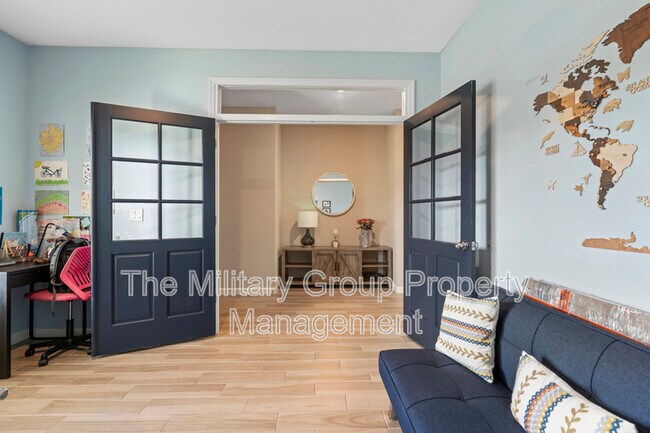 Building Photo - 383 St Vincent Dr